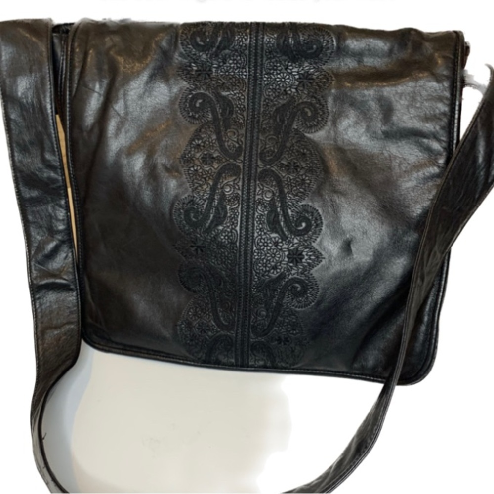 Oscar De La Renta Leather Messenger Bag